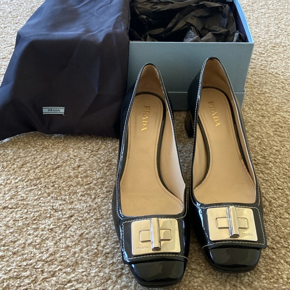 Prada shoes size 10 in perfect condition with box and dust bag - Picture 9 of 9